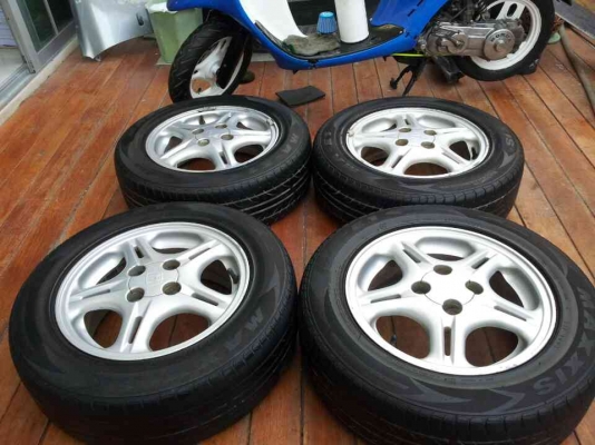 ขายแม็กพร้อมยาง ขอบ14" 185/65/R14 ขอขายที่2400 บาทครับ