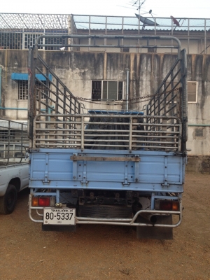 NPR 120 แรงเครื่องฝาดำ มีคอก  มีลู่ลม สวยมาก กะบะยาว 4.20 เมตร