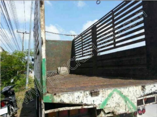 รถบรรทุก 10 ล้อ ยี่ห้อ NISSAN