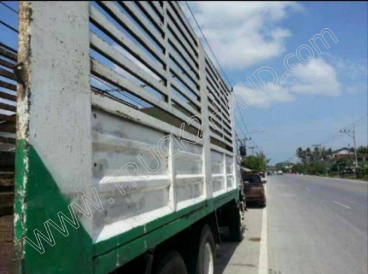 รถบรรทุก 10 ล้อ ยี่ห้อ NISSAN