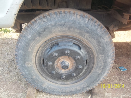 ขาย ISUZU 6ล้อหัวยาว EH700 168แรง LOกลาง เฟืองท้าย220 ยางเต็ม ทะเบียนดีภาษีครบ