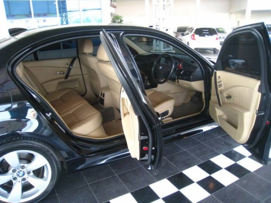 523i E60 ใช้เงินออกรถเพียง 9,000 บาท