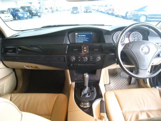 523i E60 ใช้เงินออกรถเพียง 9,000 บาท