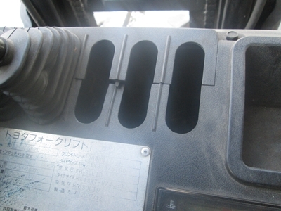 ขาย! รถโฟคลิฟท์(LPG)นำเข้า มือสอง TOYOTA / 02-8FGK20 / 8FGK30-10370 / ปี2007 / 9,226ชม / ขนาด2ตัน