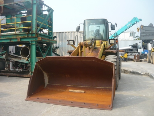 รถตักล้อยาง 3 คิว Komatsu WA300-3E รถเก่านอก ยังไม่เคยผ่านการใใช้งานในไทย 100\%