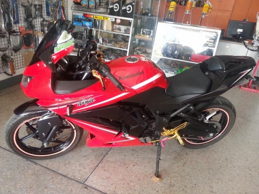 New!!!--Ninja250 ปี 2012 ทะเบียน ของแต่งตรึม วิ่งน้อย สภาพรถใหม่ม๊าก แต่งแบบเทพๆ