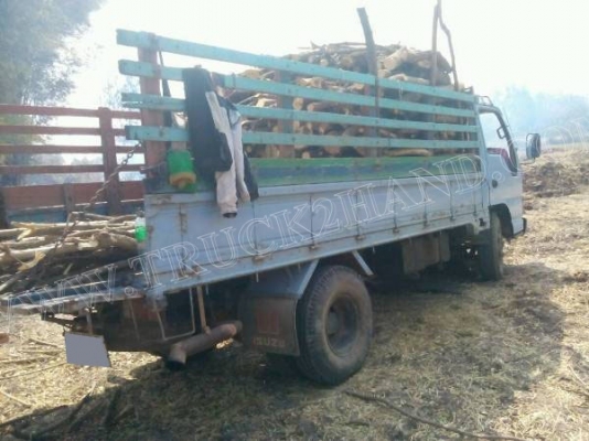 รถบรรทุก 6 ล้อ ISUZU รุ่น NPR