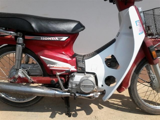 ขายดรีมตูดเป็ดหรือโฉมคุรุสภาทะเบียนเต็มพร้อมโอนเครื่องดีมากอะไหร่เดิมๆติดรถรถพร้อมใช้ซื้อไปไม่ผิดหวัง ขาย 12500 บาท