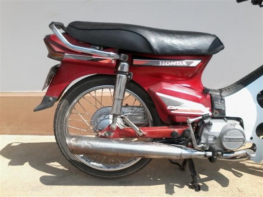 ขายดรีมตูดเป็ดหรือโฉมคุรุสภาทะเบียนเต็มพร้อมโอนเครื่องดีมากอะไหร่เดิมๆติดรถรถพร้อมใช้ซื้อไปไม่ผิดหวัง ขาย 12500 บาท