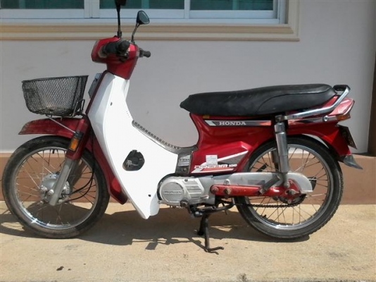 ขายดรีมตูดเป็ดหรือโฉมคุรุสภาทะเบียนเต็มพร้อมโอนเครื่องดีมากอะไหร่เดิมๆติดรถรถพร้อมใช้ซื้อไปไม่ผิดหวัง ขาย 12500 บาท