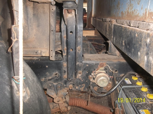 ขาย ISUZU ช่วงยาว หัวJC เครื่อง6BD1 160 แรง ปี 42  ยาว5.60 m.ยาง900 ทะเบียนดีภาษีครบ