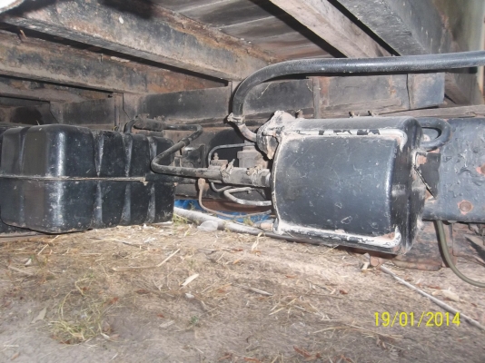 ขาย ISUZU ช่วงยาว หัวJC เครื่อง6BD1 160 แรง ปี 42  ยาว5.60 m.ยาง900 ทะเบียนดีภาษีครบ