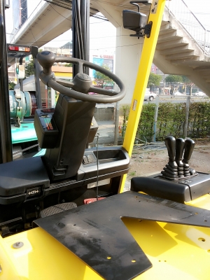 ขาย HYTER รถไฟฟ้าขนาด2ตัน เสาสูง6.5เมตร งาไซค์ซิฟแบ็ตเตอร์รี่ดี พร้อมตู้ชาร์ต ล้อยางตันขอบเหล็ก