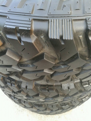 ขายยางMud MAXXIS BIGHORN 764 ขนาด265/75R16 สวยๆ