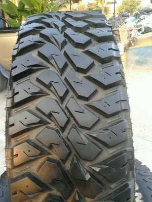 ขายยางMud MAXXIS BIGHORN 764 ขนาด265/75R16 สวยๆ