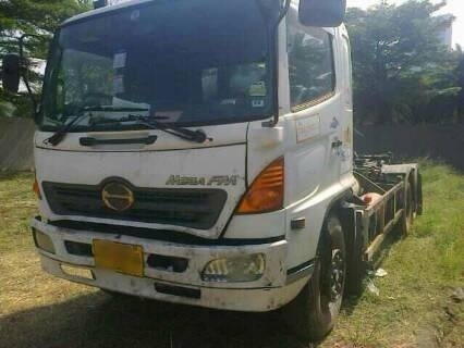 ขายสิบล้อหัวแชสซี Hino mega เครื่อง 260 แรง สภาพเดิมๆ ปี47 ทะเบียนพร้อม