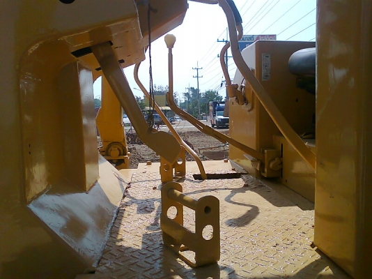 รถแทรคเตอร์ CAT D5B รถสวย เครื่องแรง พร้อมใช้งาน ทำงานดีหายห่วง ราคาต่อรอง