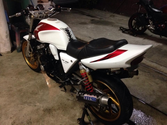CB 400 ปี98 แต่งได้อารม CB1300 เลยครับ CB 400 ปี98 แต่งได้อารม CB1300 เลยครับ