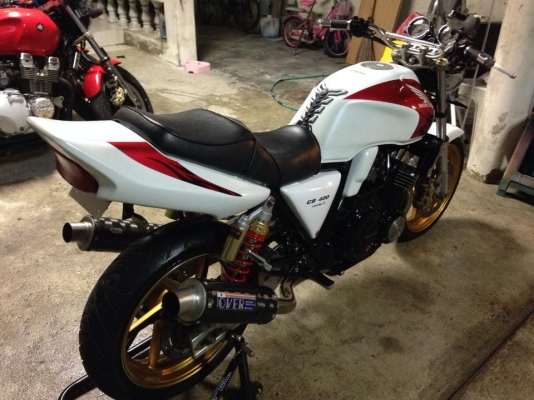 CB 400 ปี98 แต่งได้อารม CB1300 เลยครับ CB 400 ปี98 แต่งได้อารม CB1300 เลยครับ