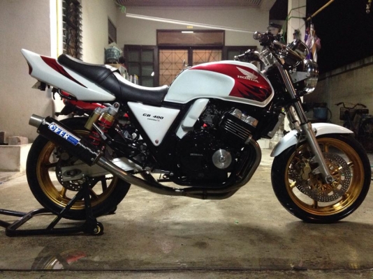 CB 400 ปี98 แต่งได้อารม CB1300 เลยครับ CB 400 ปี98 แต่งได้อารม CB1300 เลยครับ