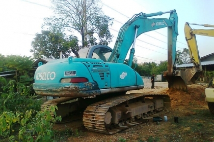 รถขุด KOBELCO SK200 M5 SUPPER มีทะเบียนครบ ลดราคาเหลือ 1,400,000 บาท.