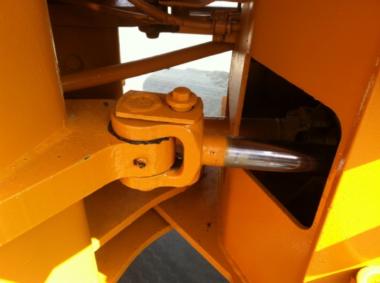 มาใหม่++รถตัก Komatsu 515-2 เก่าญี่ปุ่นขนาดบุ้งกี๋ 1.3Q มาใหม่++รถตัก Komatsu 515-2 เก่าญี่ปุ่นขนาดบุ้งกี๋ 1.3Q