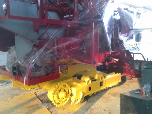 700000 ครับ นำส่งแล้วครับ ล้สร็จแล้วครับ ภาพจะออกช้าหน่อย ผมกับเจ้าของรถส่งงานกันทางไลน์ครับ งานหนัก ๆ เสร็จแล้ว กำลังเก็บสวนเก็บหล่อให้เหมือนใหม่แต่ราคาจิบ ๆ  เกษตรพัฒนา ปลดหนี้ รถขนาดเล็ก หน้าเกี่ยว 2.8 เมตร น่าจะเหมาะกับนาภาคอีสานครับ หาอยู่น่าจะมาลองด