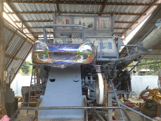 700000 ครับ นำส่งแล้วครับ ล้สร็จแล้วครับ ภาพจะออกช้าหน่อย ผมกับเจ้าของรถส่งงานกันทางไลน์ครับ งานหนัก ๆ เสร็จแล้ว กำลังเก็บสวนเก็บหล่อให้เหมือนใหม่แต่ราคาจิบ ๆ  เกษตรพัฒนา ปลดหนี้ รถขนาดเล็ก หน้าเกี่ยว 2.8 เมตร น่าจะเหมาะกับนาภาคอีสานครับ หาอยู่น่าจะมาลองด