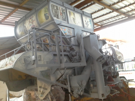 700000 ครับ นำส่งแล้วครับ ล้สร็จแล้วครับ ภาพจะออกช้าหน่อย ผมกับเจ้าของรถส่งงานกันทางไลน์ครับ งานหนัก ๆ เสร็จแล้ว กำลังเก็บสวนเก็บหล่อให้เหมือนใหม่แต่ราคาจิบ ๆ  เกษตรพัฒนา ปลดหนี้ รถขนาดเล็ก หน้าเกี่ยว 2.8 เมตร น่าจะเหมาะกับนาภาคอีสานครับ หาอยู่น่าจะมาลองด