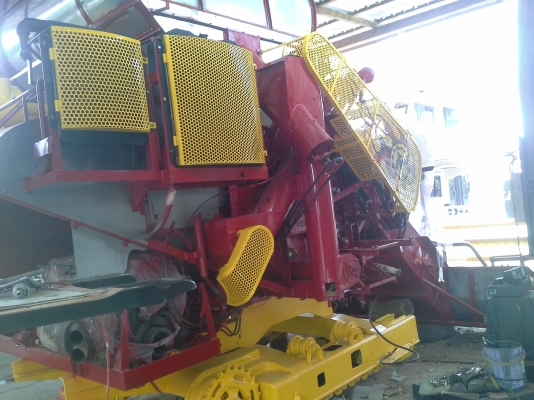 700000 ครับ นำส่งแล้วครับ ล้สร็จแล้วครับ ภาพจะออกช้าหน่อย ผมกับเจ้าของรถส่งงานกันทางไลน์ครับ งานหนัก ๆ เสร็จแล้ว กำลังเก็บสวนเก็บหล่อให้เหมือนใหม่แต่ราคาจิบ ๆ  เกษตรพัฒนา ปลดหนี้ รถขนาดเล็ก หน้าเกี่ยว 2.8 เมตร น่าจะเหมาะกับนาภาคอีสานครับ หาอยู่น่าจะมาลองด