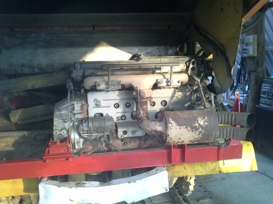 700000 ครับ นำส่งแล้วครับ ล้สร็จแล้วครับ ภาพจะออกช้าหน่อย ผมกับเจ้าของรถส่งงานกันทางไลน์ครับ งานหนัก ๆ เสร็จแล้ว กำลังเก็บสวนเก็บหล่อให้เหมือนใหม่แต่ราคาจิบ ๆ  เกษตรพัฒนา ปลดหนี้ รถขนาดเล็ก หน้าเกี่ยว 2.8 เมตร น่าจะเหมาะกับนาภาคอีสานครับ หาอยู่น่าจะมาลองด