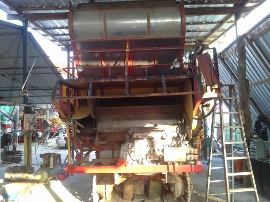 700000 ครับ นำส่งแล้วครับ ล้สร็จแล้วครับ ภาพจะออกช้าหน่อย ผมกับเจ้าของรถส่งงานกันทางไลน์ครับ งานหนัก ๆ เสร็จแล้ว กำลังเก็บสวนเก็บหล่อให้เหมือนใหม่แต่ราคาจิบ ๆ  เกษตรพัฒนา ปลดหนี้ รถขนาดเล็ก หน้าเกี่ยว 2.8 เมตร น่าจะเหมาะกับนาภาคอีสานครับ หาอยู่น่าจะมาลองด