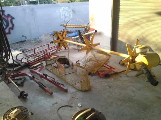 700000 ครับ นำส่งแล้วครับ ล้สร็จแล้วครับ ภาพจะออกช้าหน่อย ผมกับเจ้าของรถส่งงานกันทางไลน์ครับ งานหนัก ๆ เสร็จแล้ว กำลังเก็บสวนเก็บหล่อให้เหมือนใหม่แต่ราคาจิบ ๆ  เกษตรพัฒนา ปลดหนี้ รถขนาดเล็ก หน้าเกี่ยว 2.8 เมตร น่าจะเหมาะกับนาภาคอีสานครับ หาอยู่น่าจะมาลองด