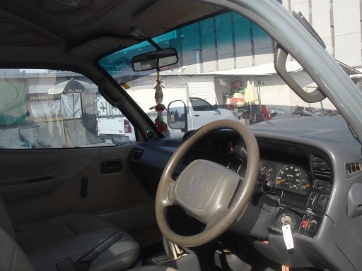 รถตู้หลังคาสูง แต่งภายในแล้ว สภาพดี. รถตู้หลังคาสูง แต่งภายในแล้ว สภาพดี.