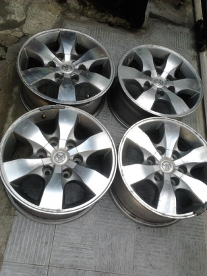 Max วีโก้ 6รู ขอบ16 เดิมๆ + นอตแท้24ตัว Max วีโก้ 6รู ขอบ16 เดิมๆ + นอตแท้24ตัว