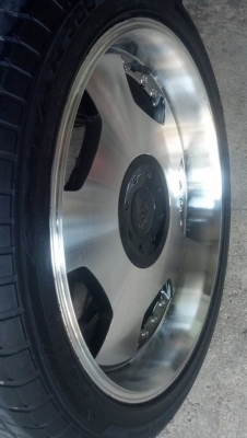 แม็ก 17 กว้าง 7.5 แนววีไอพี สภาพสวยๆ แถมยาง 8900 บาท แม็ก 17 กว้าง 7.5 แนววีไอพี สภาพสวยๆ แถมยาง 8900 บาท