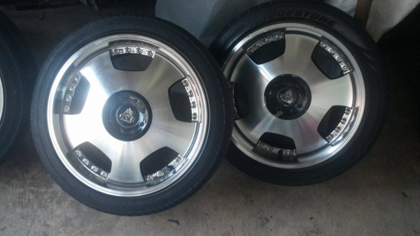 แม็ก 17 กว้าง 7.5 แนววีไอพี สภาพสวยๆ แถมยาง 8900 บาท แม็ก 17 กว้าง 7.5 แนววีไอพี สภาพสวยๆ แถมยาง 8900 บาท