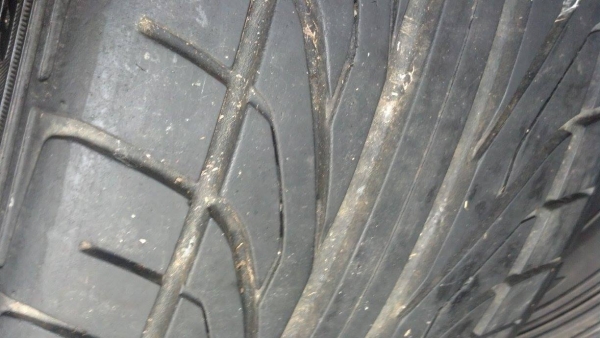 ยางดันลอบ 195-50-15 สภาพดี ราคาชุดละ 2800