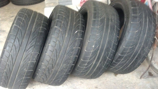 ยางดันลอบ 195-50-15 สภาพดี ราคาชุดละ 2800