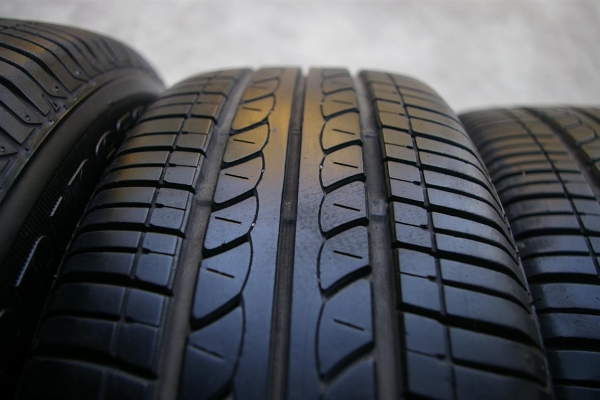 ล้อกะทะ jazz/city ขอบ 15 ยาง bridgstone 185/65/15