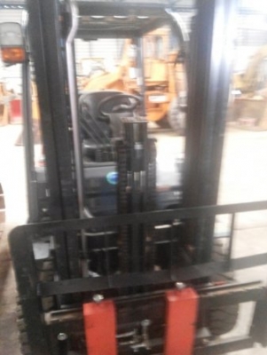 ขาย! รถโฟคลิฟท์(LPG)นำเข้า มือสอง TOYOTA / 02-8FG20 / 8FG25-31966 / ปี2012 / 171ชม / ขนาด2ตัน
