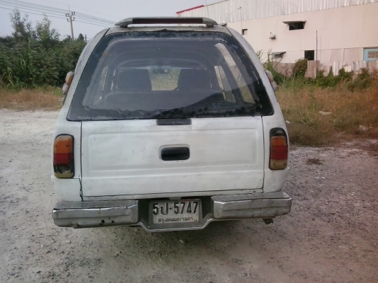 ขายมาสด้าแฟมิเลีย แวน 5เกียร์ครับ 0891347860 วัชครับ