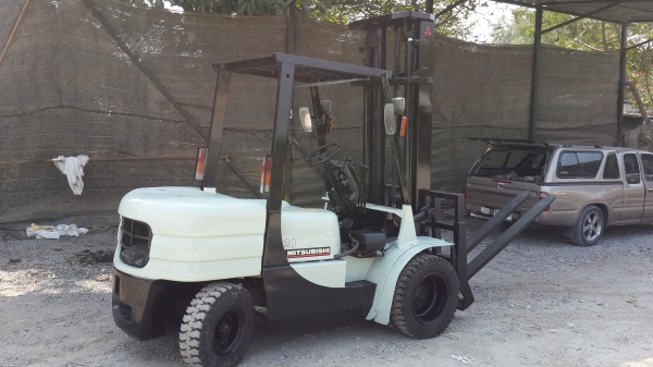 ขายรถโฟคลิฟ3ตันเสาสุง4เมตรเครื่องแรงมาก..เกียดีรุ่น14c