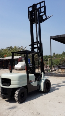 ขายรถโฟคลิฟ3ตันเสาสุง4เมตรเครื่องแรงมาก..เกียดีรุ่น14c