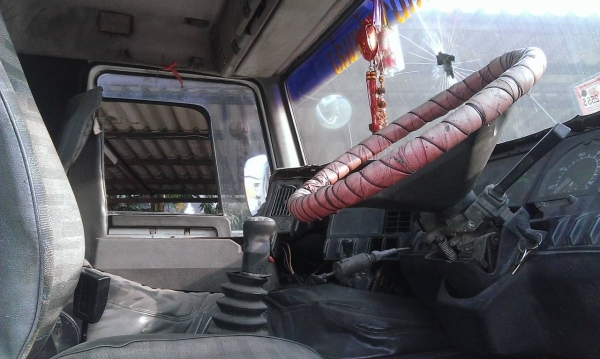 ขายรถหัวลากVOLVO FL7 เครื่อง240แรงพร้อมใช้ ขายรถหัวลากVOLVO FL7 เครื่อง240แรงพร้อมใช้