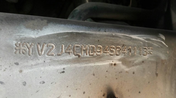 ขายหัวลากพร้อมหางบรรทุกน้ำมัน Volvo เครื่อง 320 แรง หาง 3 เพลา ขนาดบรรจุ 8000 ลิตร 5ช่อง โหลดบน