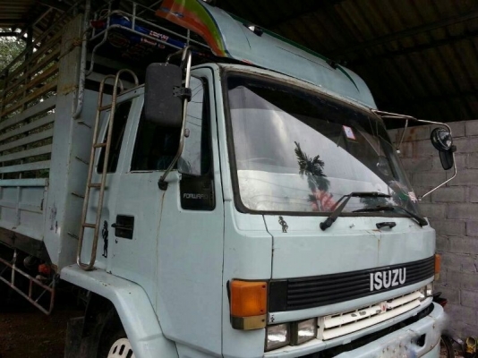รถอีซูซุ 6 ล้อ รั้ว  FRR  175 แรงม้า. ปี 39  สนใจติดต่อ 081 - 6079515