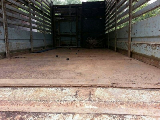 รถอีซูซุ 6 ล้อ รั้ว FRR 175 แรงม้า. ปี 39 สนใจติดต่อ 081 - 6079515 รถอีซูซุ 6 ล้อ รั้ว FRR 175 แรงม้า. ปี 39 สนใจติดต่อ 081 - 6079515