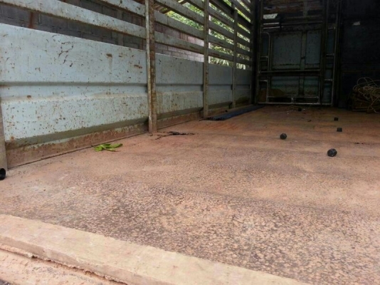 รถอีซูซุ 6 ล้อ รั้ว FRR 175 แรงม้า. ปี 39 สนใจติดต่อ 081 - 6079515 รถอีซูซุ 6 ล้อ รั้ว FRR 175 แรงม้า. ปี 39 สนใจติดต่อ 081 - 6079515