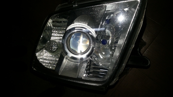 ไฟหน้าอีซุซุดีแม็คปี10